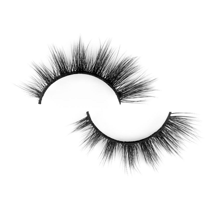 Suntarah Beauty 3D Premium Synthetic false strip lash in style S-222. Lash has wispy fibres, medium volume, a very tapered and clustered shape, and a black band. It is flat against a white backdrop.